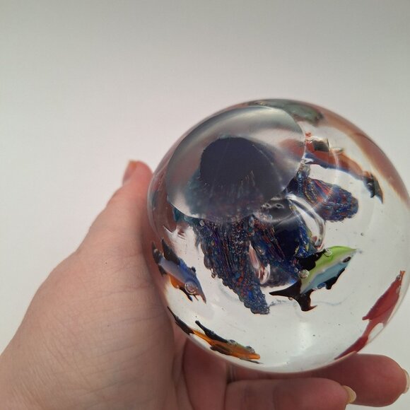 VINTAGE MURANO-STYLE ART GLASS FISH AQUARIUM ROUND PAPERWEIGHT LARGE VIBRANT - Picture 6 of 16